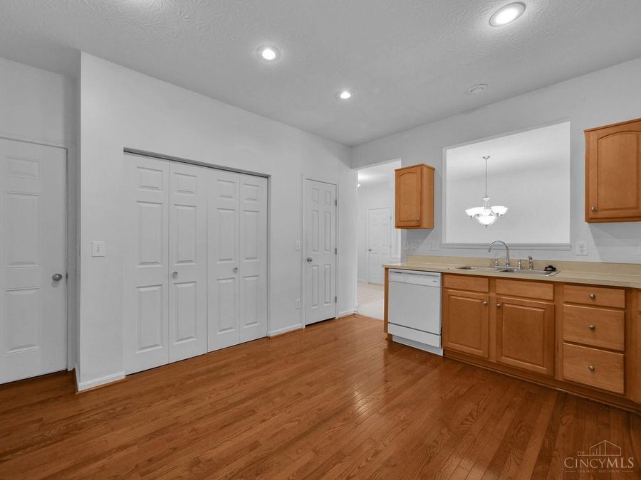 955 Crossing Pointe, Unit 8E, Cincinnati, OH 45231 Photo 9