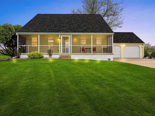 6409 Meadowlark Dr , Cedar Rapids, IA 52404