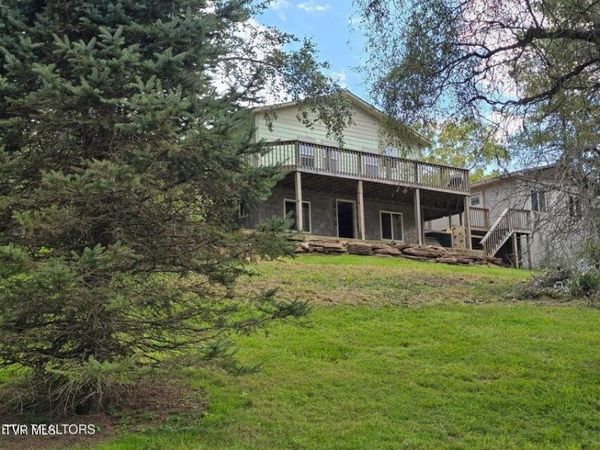 197 Wolfe Road, Sneedville, TN 37869