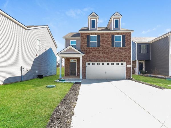 621 Spangler Ln , Ashland City, TN 37015