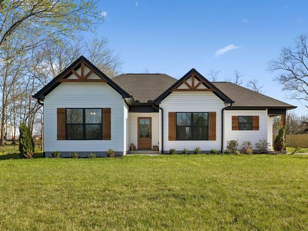 3165 Lights Chapel Rd , Greenbrier, TN 37073