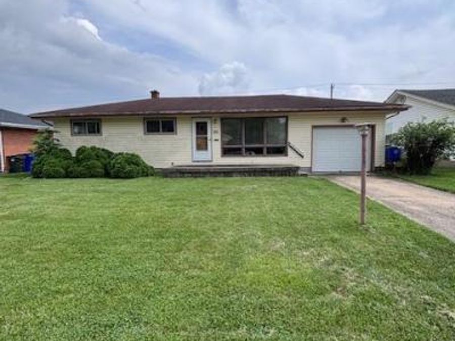 881 Sanders Drive, Hamilton, OH 45013 Photo 1