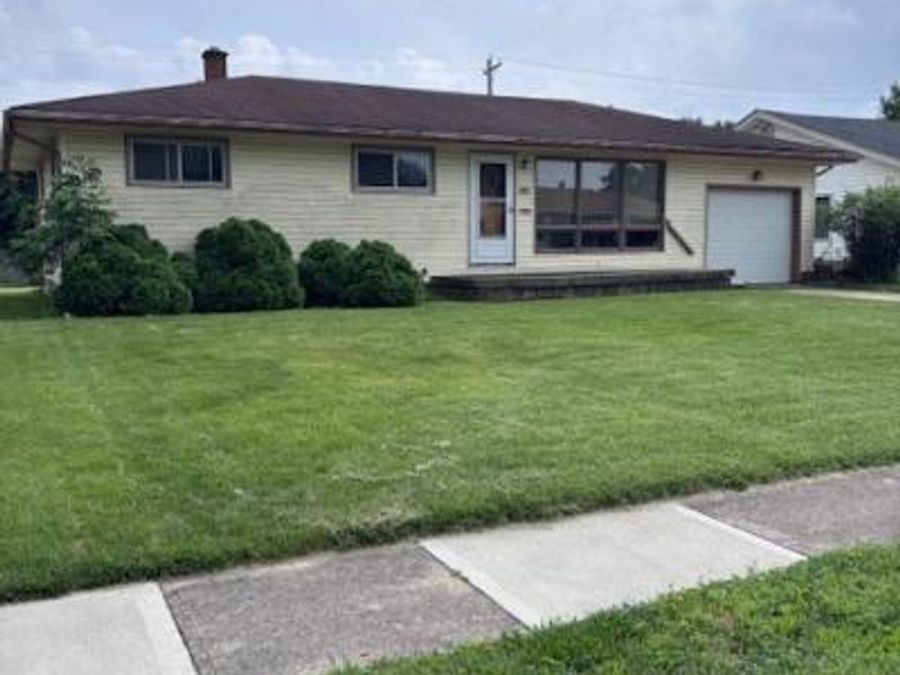 881 Sanders Drive, Hamilton, OH 45013 Photo 2