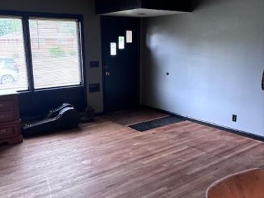 881 Sanders Drive, Hamilton, OH 45013 Photo 3