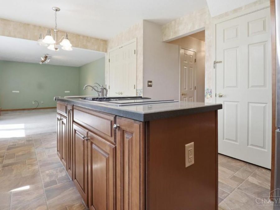 5905 Sovereign Drive, Sharonville, OH 45241 Photo 12