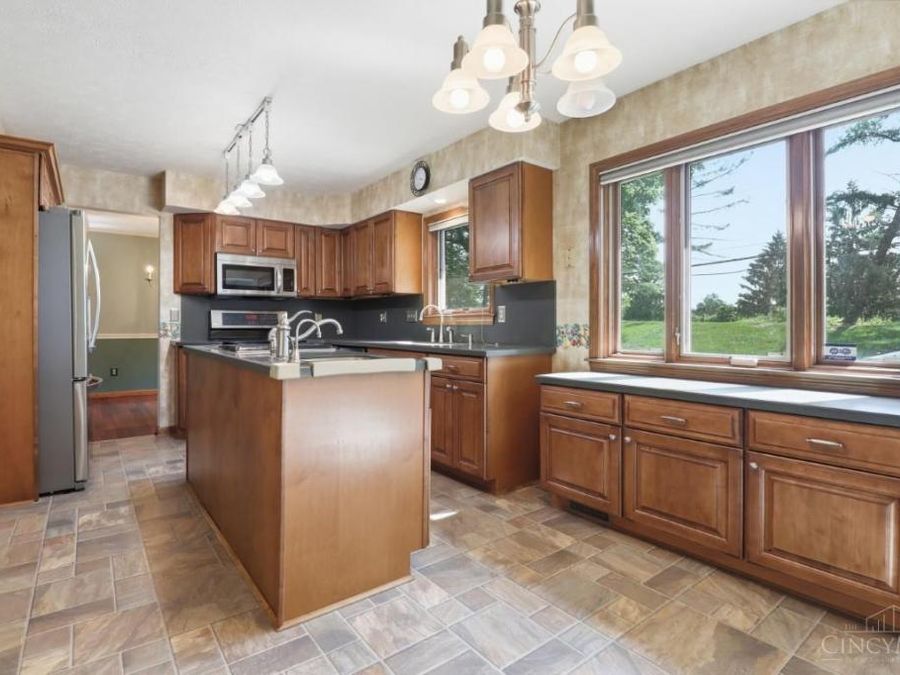 5905 Sovereign Drive, Sharonville, OH 45241 Photo 4