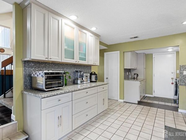 524 Westgate Drive , Edison, NJ 08820