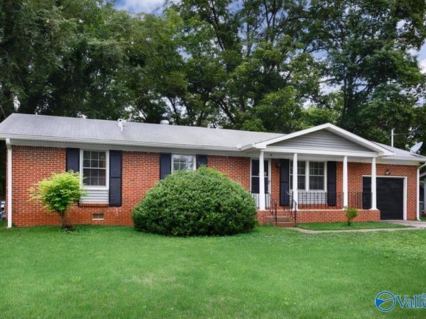 3013 Greenhill Drive NW, Huntsville, AL 35810