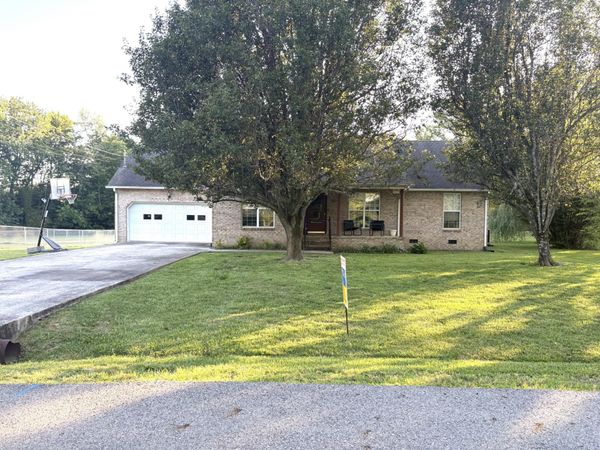 201 Steeplechase Dr , Smithville, TN 37166