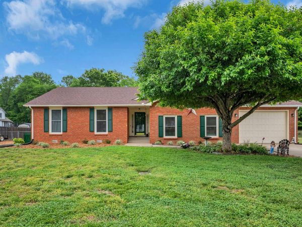 460 Bluff Dr , Clarksville, TN 37043