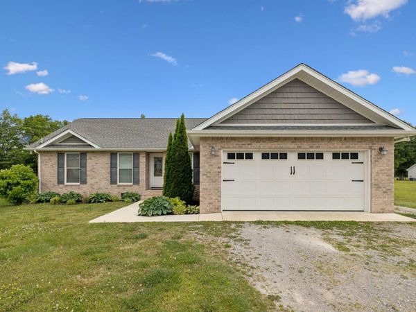 540 Green Meadow Dr , Smithville, TN 37166