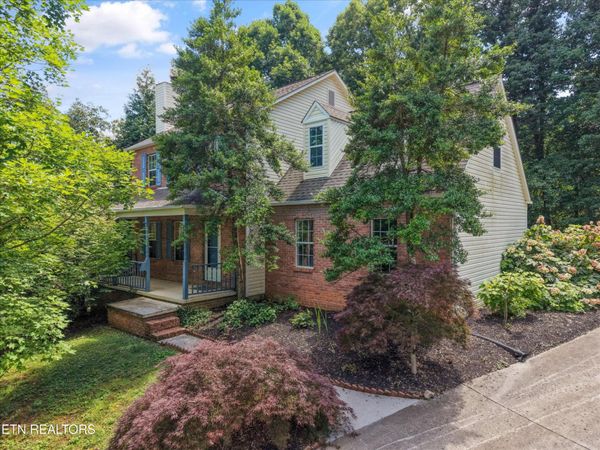 2300 Woods End Lane , Knoxville, TN 37918