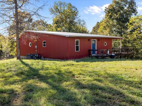 3316 Toms Creek Rd , Linden, TN 37096