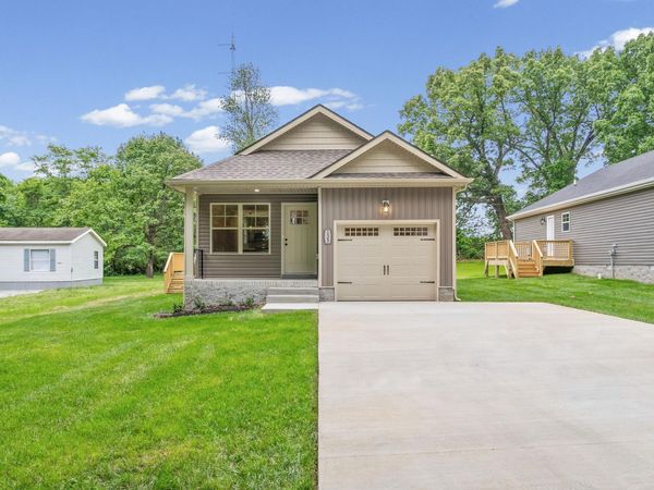 135 Illinois Ave , Oak Grove, KY 42262