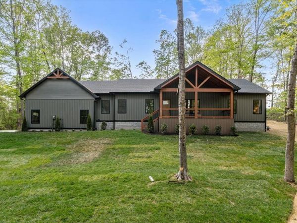 827 Town Branch Rd , Charlotte, TN 37036