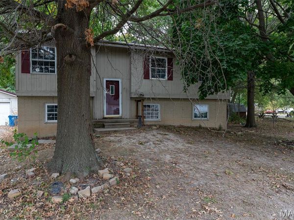 311 Colfax Street , Mount Olive, IL 62069