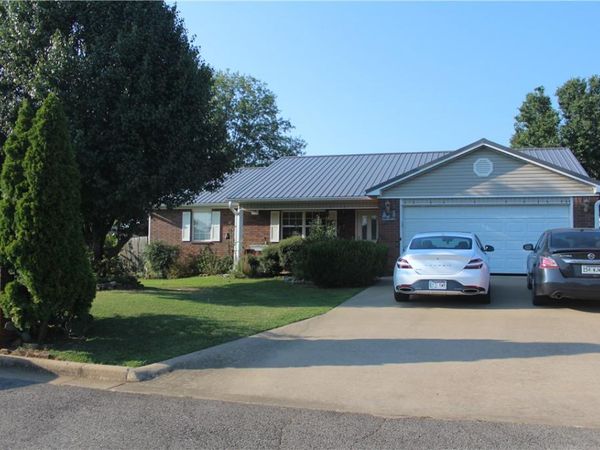 911 Tate Street , Clarksville, AR 72830
