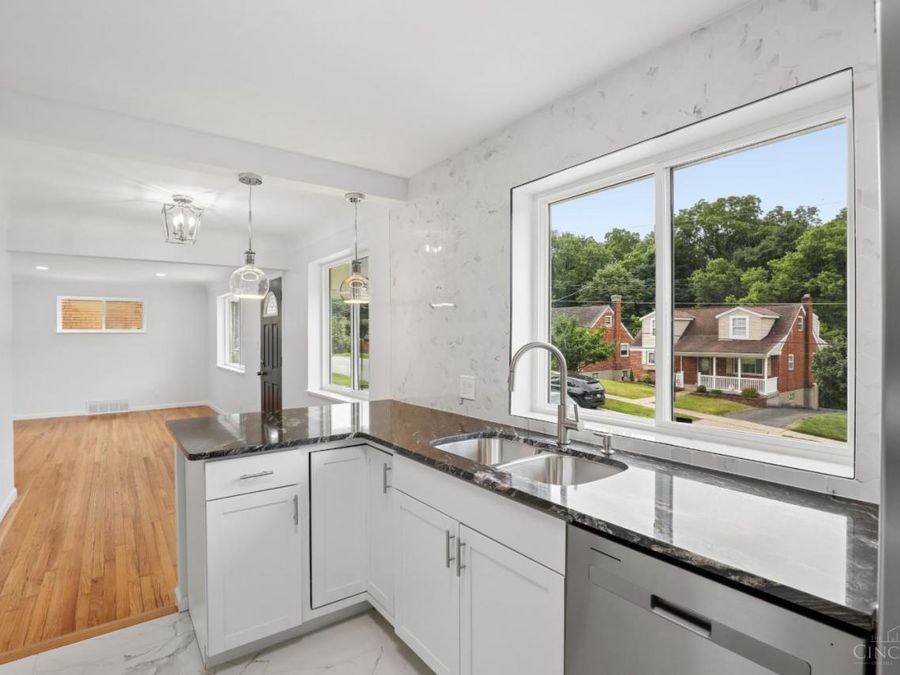 4136 Pleasure Drive, Cincinnati, OH 45205 Photo 6