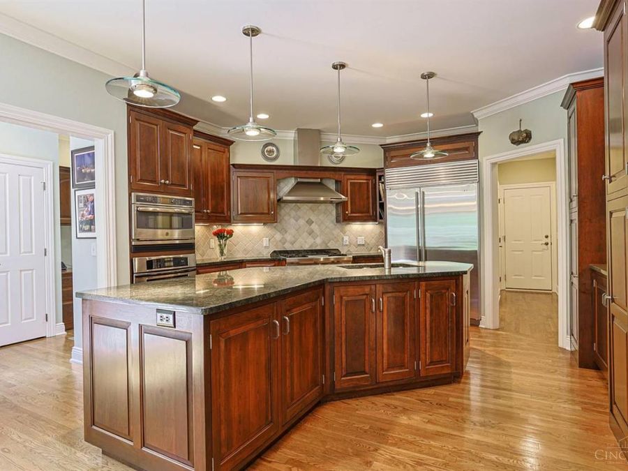 35 Frick Court, Glendale, OH 45246 Photo 12