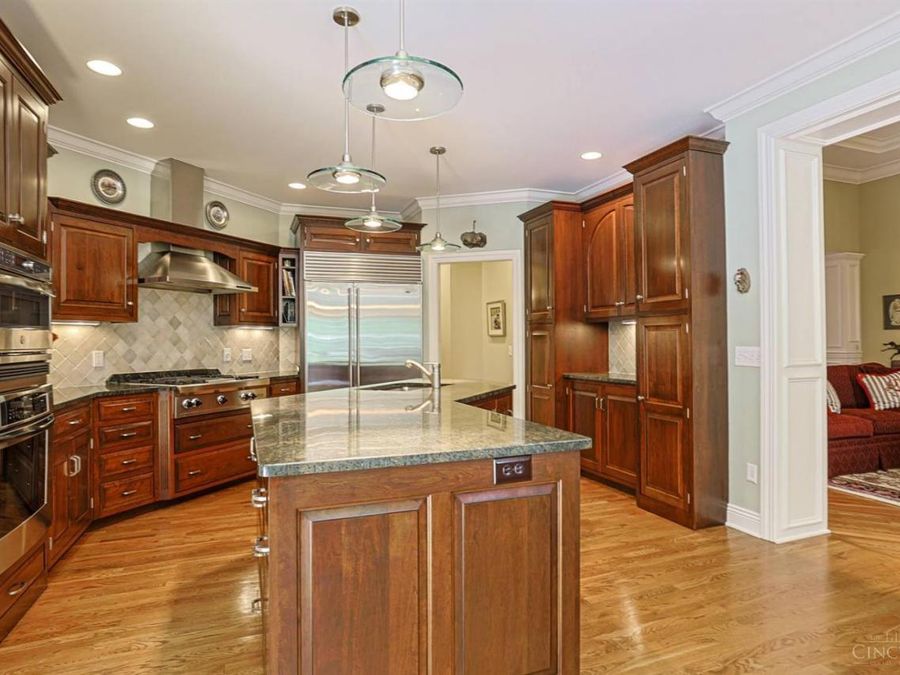35 Frick Court, Glendale, OH 45246 Photo 13