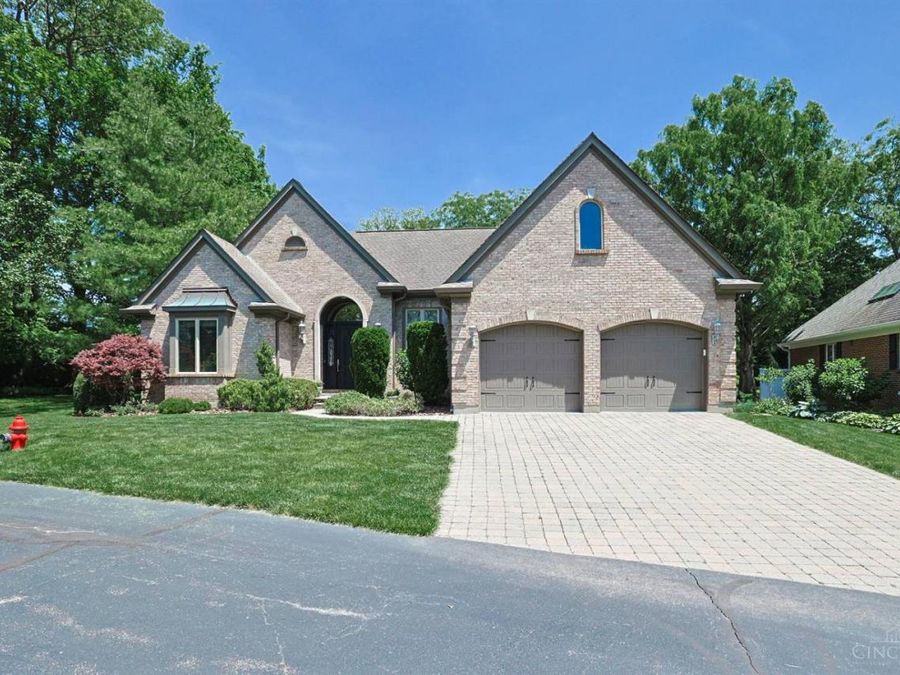 35 Frick Court, Glendale, OH 45246 Photo 2