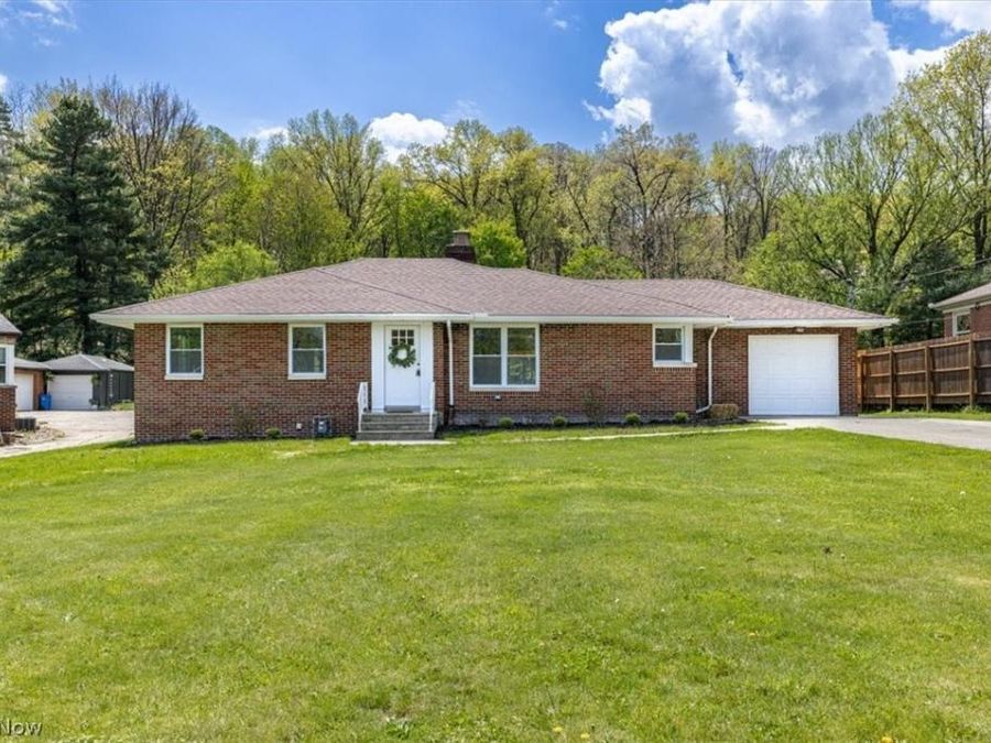 96 E Ridgewood Drive , Seven Hills, OH 44131 Photo 1