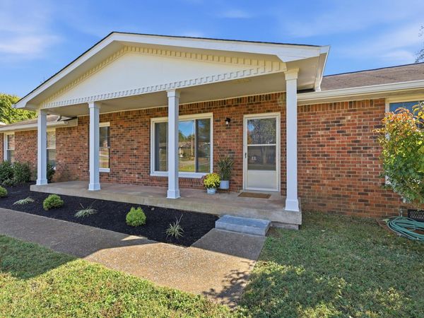 118 Allen Dr , Hendersonville, TN 37075