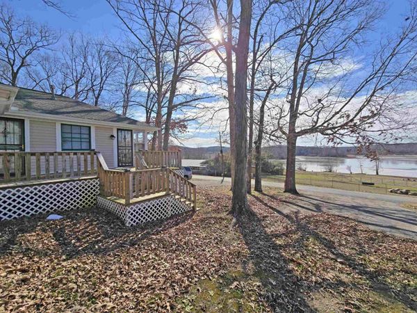 418 LOST CREEK BOAT DOCK RD , Decaturville, TN 38329