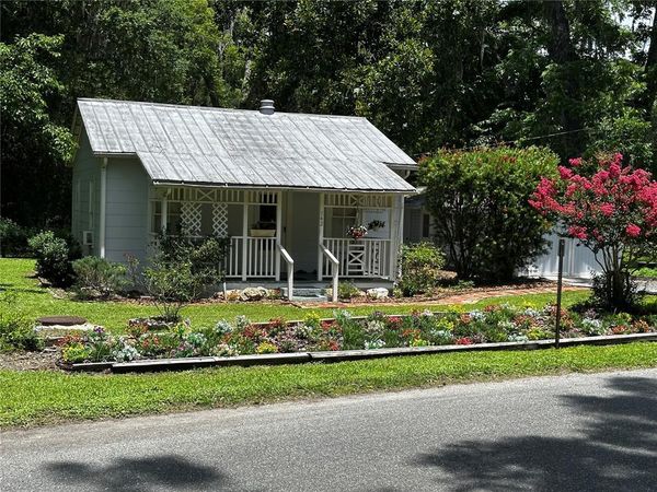 142 NW 2ND AVENUE , WILLISTON, FL 32696