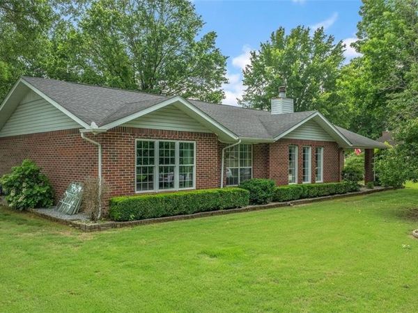 21660 Seminole Court , Siloam Springs, AR 72761