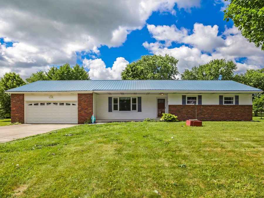 1165 Carryback Drive SW, Pataskala, OH 43062 Photo 1