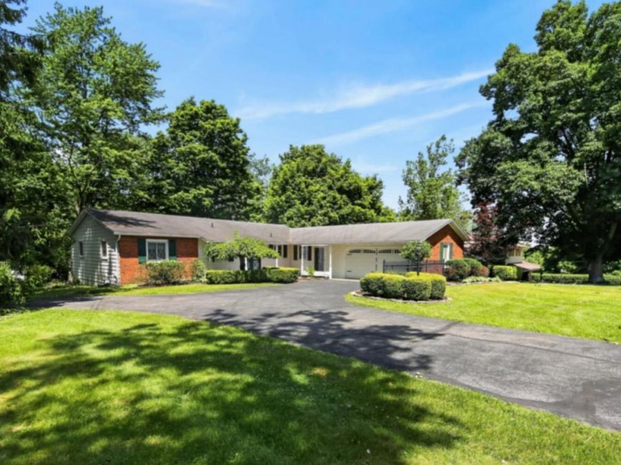 1323 Howell Drive , Newark, OH 43055 Photo 1