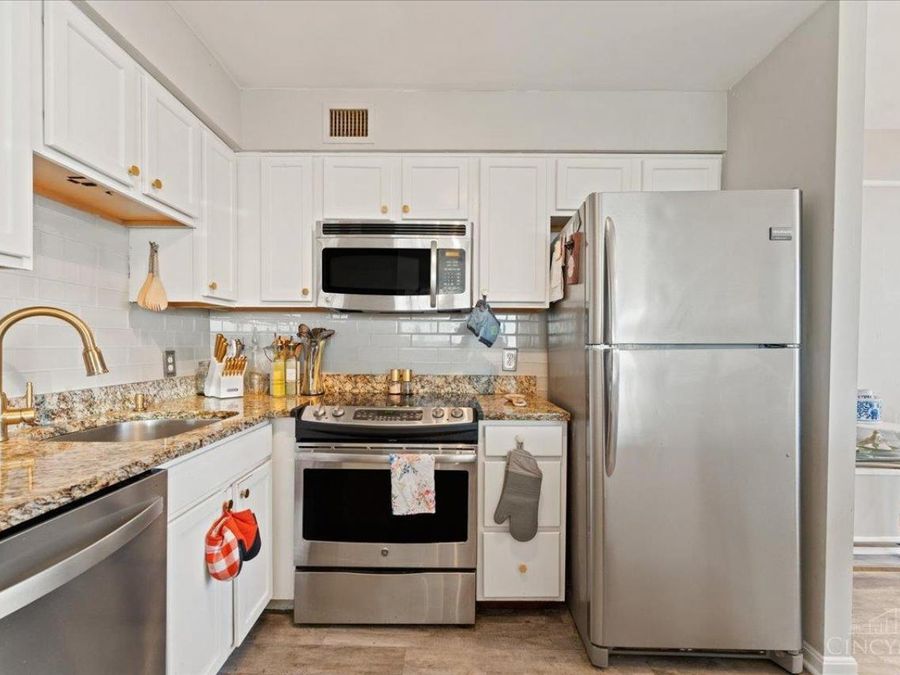 810 Matson Place, Unit 1406, Cincinnati, OH 45204 Photo 14