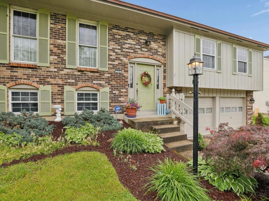 220 Assisiview Court, Cincinnati, OH 45238 Photo 2