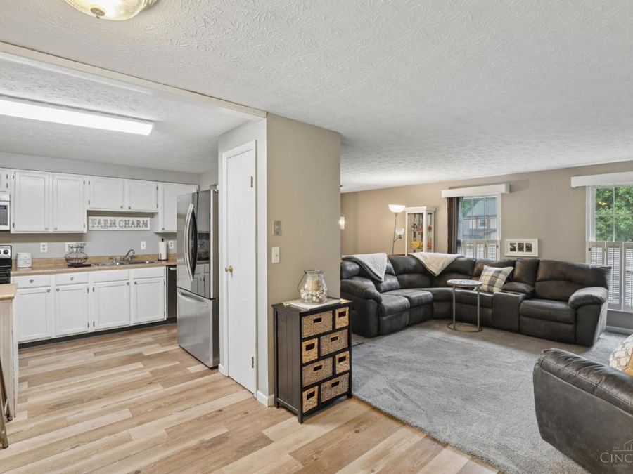 220 Assisiview Court, Cincinnati, OH 45238 Photo 9