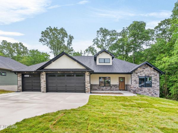 153 Natchez Circle, Crossville, TN 38558
