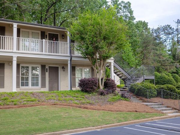 119 Chestnut St, Apt 127, Oxford, MS 38655