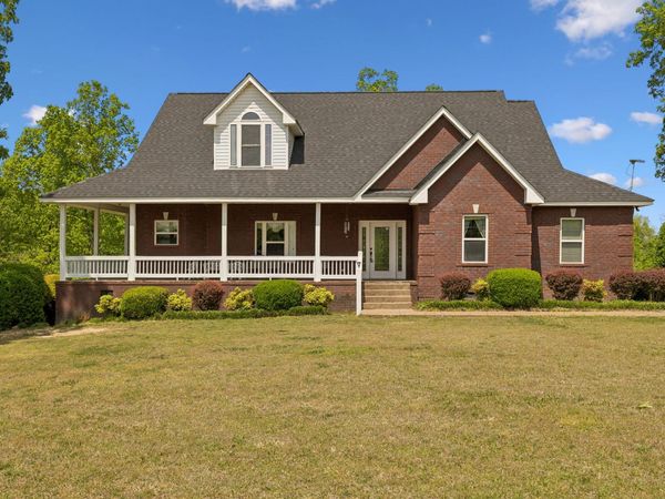 1709 Holland Rd , Lafayette, TN 37083