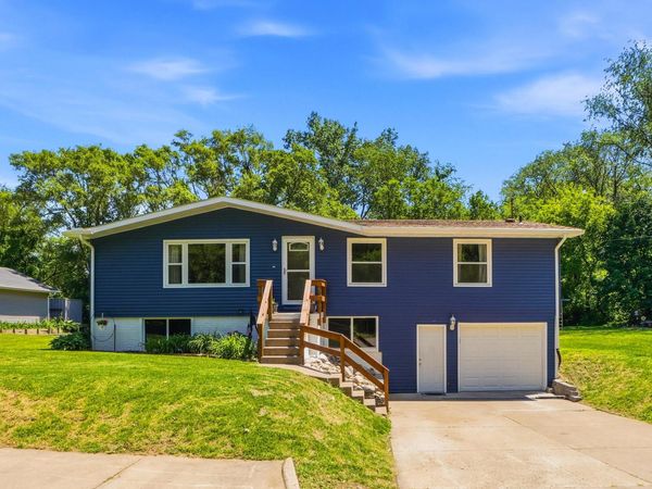 1409 LOGAN, Muscatine, IA 52761