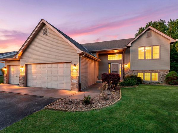 28359 Lakeside Way , Lindstrom, MN 55045