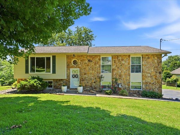 751 Crestview Circle, Lenoir City, TN 37772