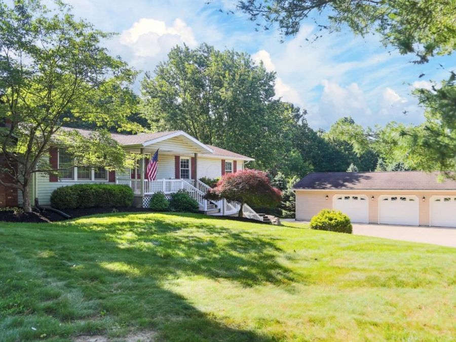 1588 Apple Valley Drive , Howard, OH 43028 Photo 1