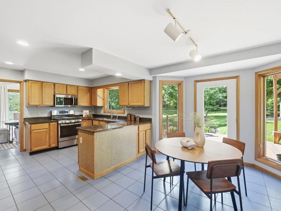8173 Red Mill Drive, West Chester, OH 45069 Photo 10