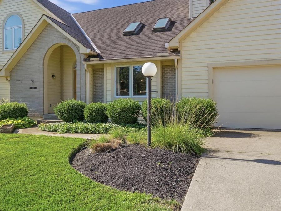 8173 Red Mill Drive, West Chester, OH 45069 Photo 2