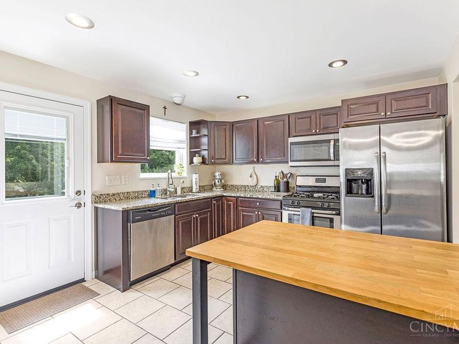 5893 Juvene Way, Delhi Township, OH 45233 Photo 12