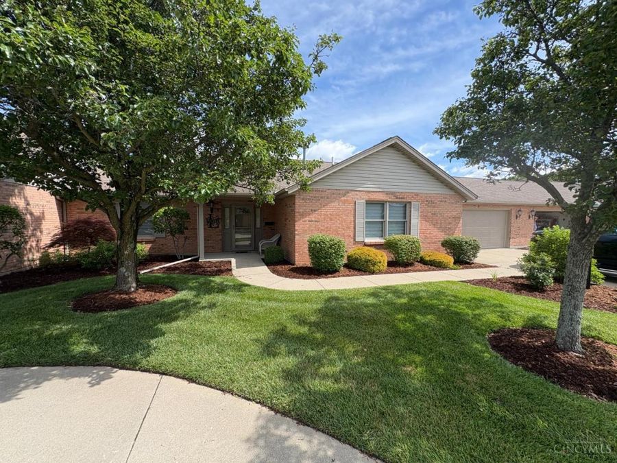 1240 Stephanie Drive, Hamilton, OH 45013 Photo 2