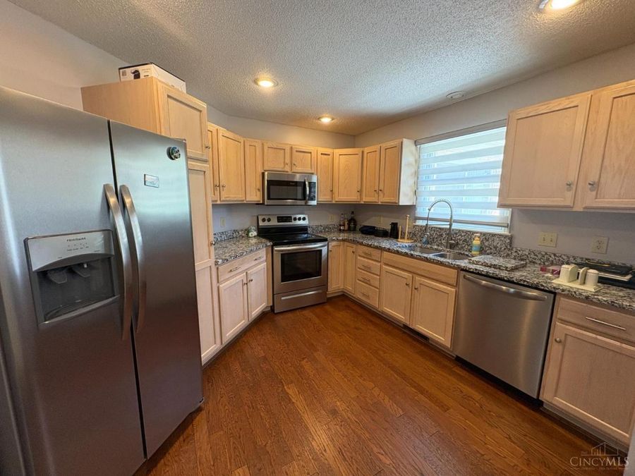 1240 Stephanie Drive, Hamilton, OH 45013 Photo 3