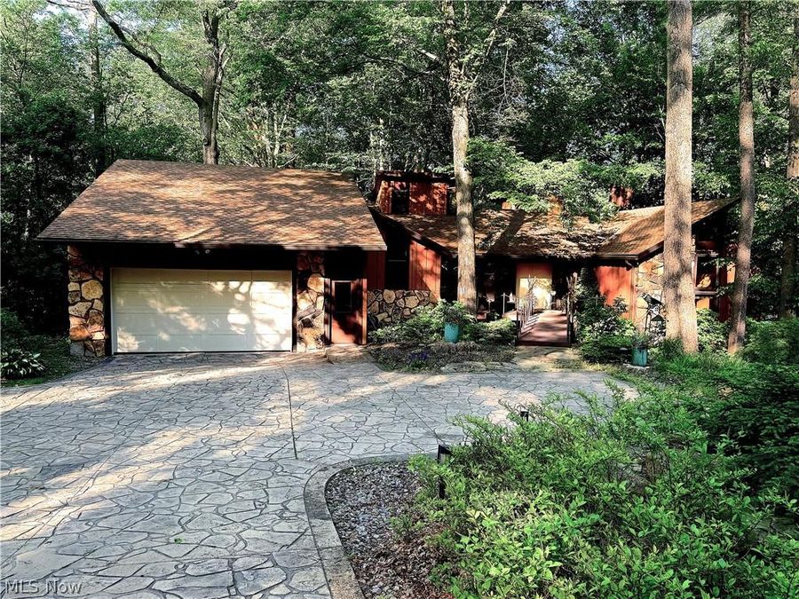 851 Wallwood Drive , Akron, OH 44321 Photo 1