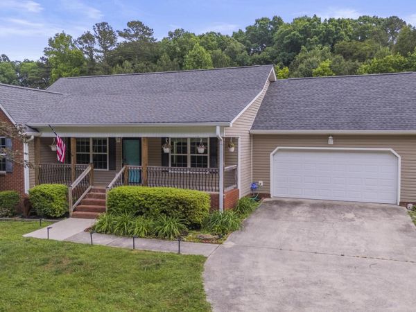 1723 Garretts Chapel Road , Chickamauga, GA 30707
