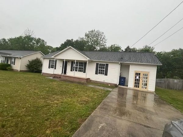 202 Canova Dr , Shelbyville, TN 37160